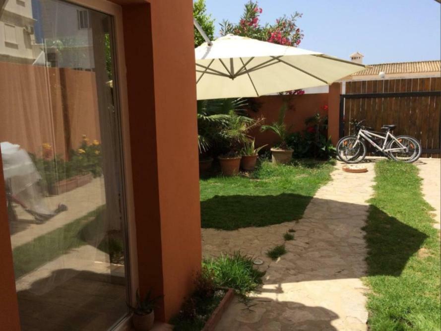 Beach Apartment Garden And Wifi Tarifa Bagian luar foto